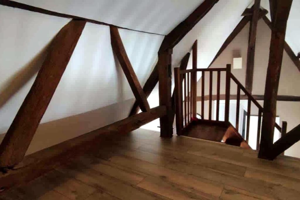 Duplex Atypique Dans La Cite Medievale Laon Exteriér fotografie