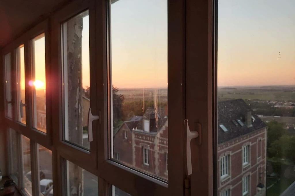 Duplex Atypique Dans La Cite Medievale Laon Exteriér fotografie