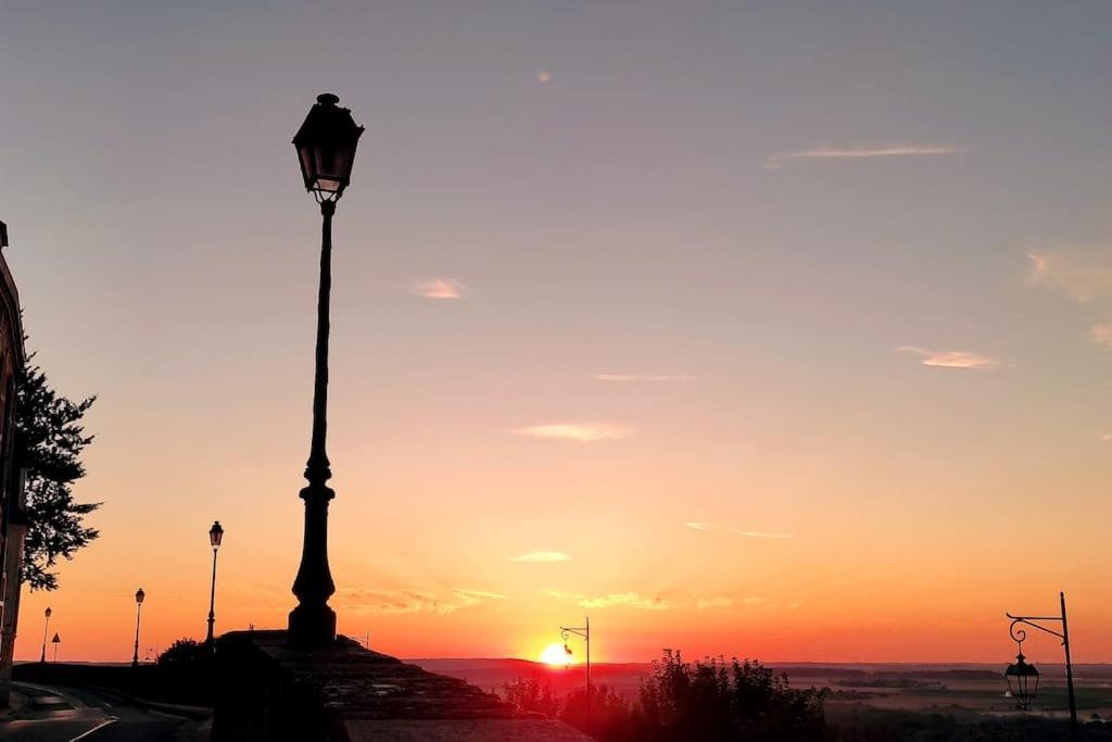 Duplex Atypique Dans La Cite Medievale Laon Exteriér fotografie