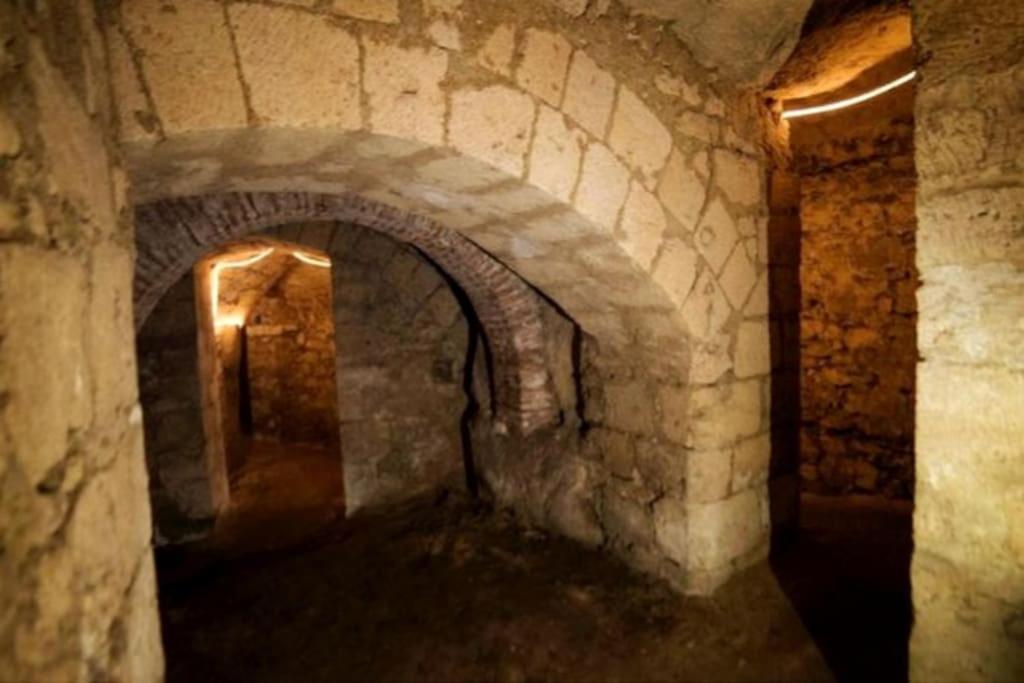 Duplex Atypique Dans La Cite Medievale Laon Exteriér fotografie